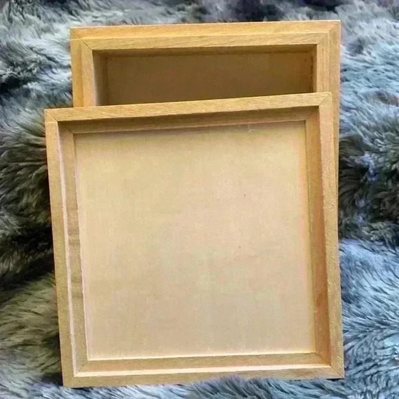 Sunflower trinket box with hand  painted tile top - Picture 8 of 16